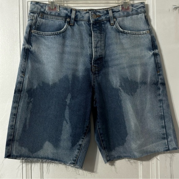 Topman Men's Extreme Wash Button
Front Denim Cutoff denim shorts size 32 - Picture 4 of 6